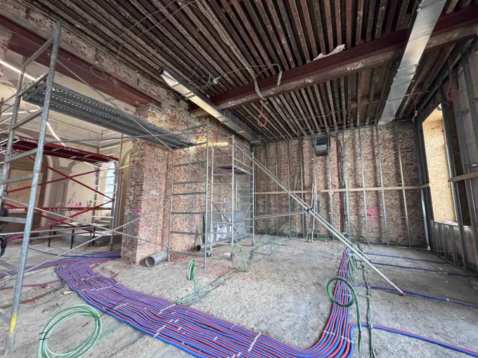 Vue de l'intérieur du chantier de Walcourt administration communale