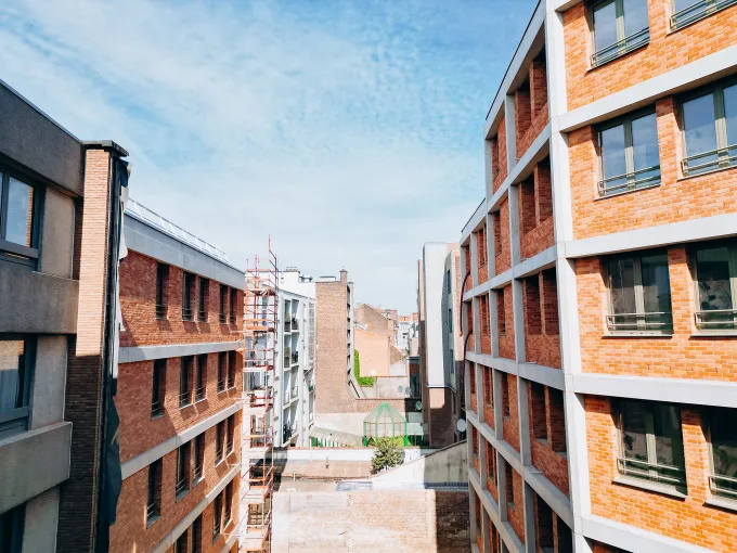 Vu des deux bâtiments du chantier Molenbeek 