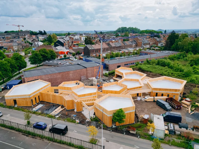 Dherte sur le chantier de La Louvière Bocage